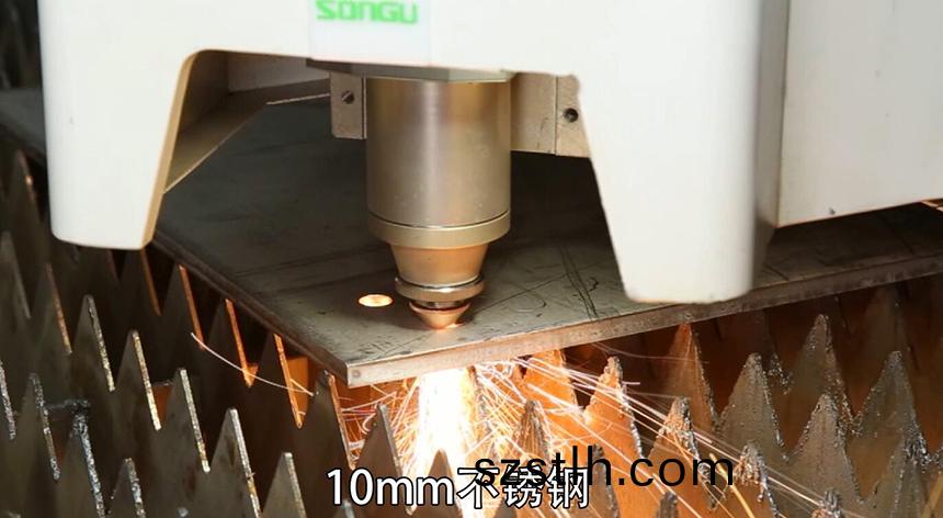 光(guang)纖(xian)鈑(ban)金(jin)激(ji)光切(qie)割機,鈑金(jin)激(ji)光切割機,光(guang)纖鈑金(jin)激光切割機(ji)廠傢