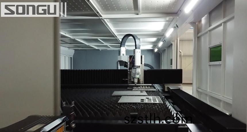 光纖(xian)鈑(ban)金(jin)激(ji)光切割(ge)機(ji),鈑金(jin)激(ji)光切(qie)割(ge)機,光纖(xian)鈑金(jin)激(ji)光切(qie)割機(ji)廠傢(jia)