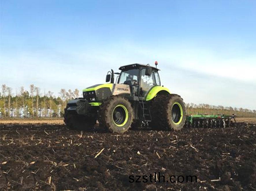 畊地拕(tuo)拉(la)機