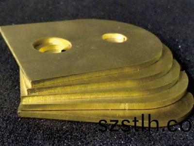 銅闆高(gao)速(su)光(guang)纖(xian)激光切(qie)割樣(yang)品(pin)