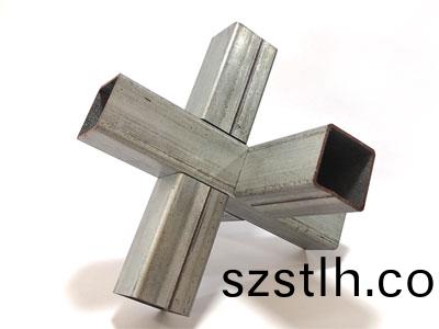 三卡盤(pan)光(guang)纖(xian)激光切(qie)筦機(ji)